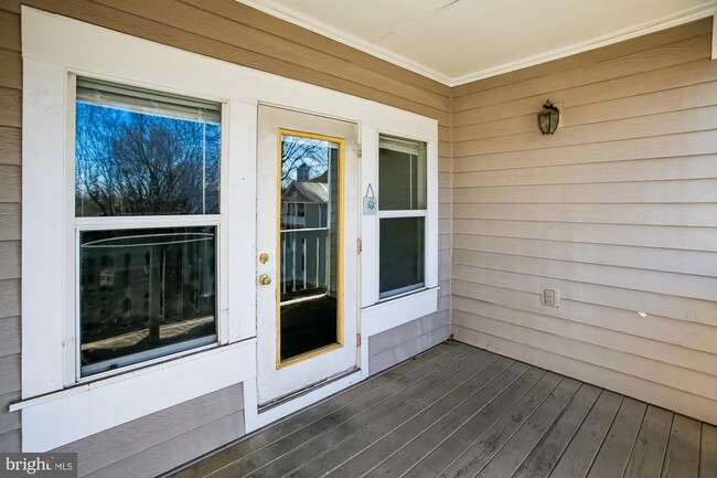 14301 Grape Holly Grove in Centreville, VA - Building Photo - Building Photo