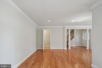 47581 Royal Burnham Terrace in Sterling, VA - Building Photo - Building Photo