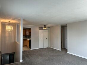 1404 Tonset Ln in Schaumburg, IL - Foto de edificio - Building Photo