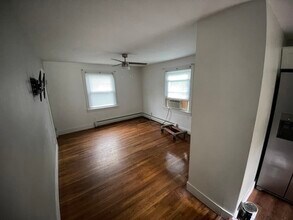 76 Houlton St in Swansea, MA - Building Photo - Building Photo