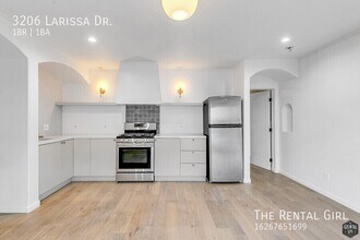 3206 Larissa Dr in Los Angeles, CA - Building Photo - Building Photo