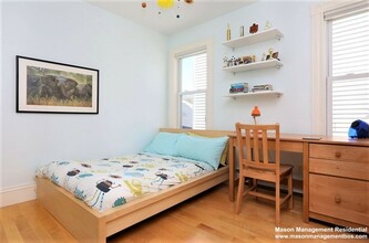74 Chestnut St, Unit 3 in Brookline, MA - Building Photo - Building Photo