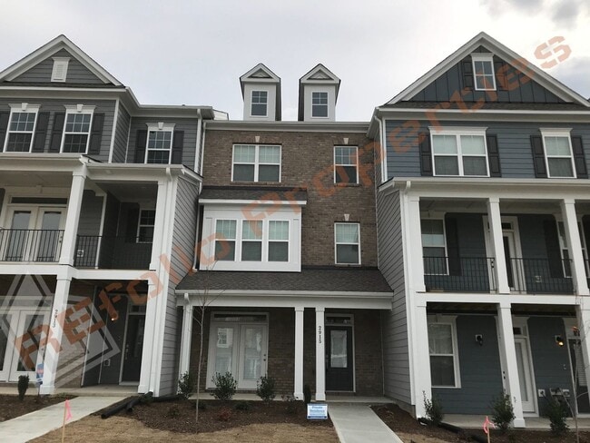 property at 2915 Great Lawn Rd