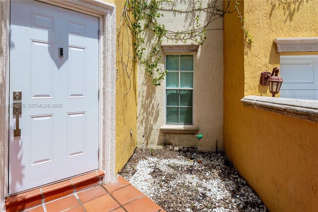 18460 NE 30th Ave in Aventura, FL - Building Photo - Building Photo