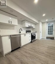 29 Hewitt Pl in Barrie, ON - Building Photo - Building Photo