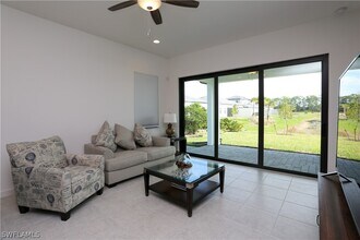 14759 Kingfisher Lp in Naples, FL - Foto de edificio - Building Photo