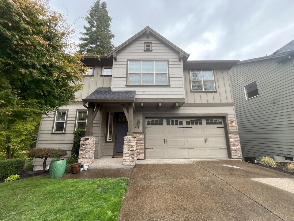 10199 NW Crossing Dr in Portland, OR - Building Photo