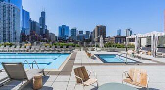 550 W Kinzie St in Chicago, IL - Building Photo