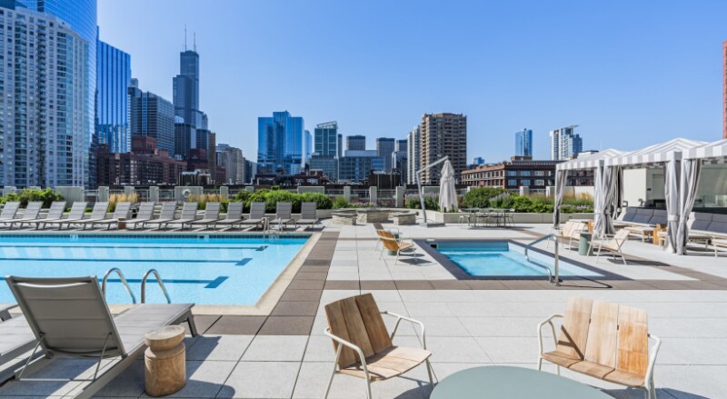 550 W Kinzie St in Chicago, IL - Building Photo