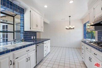 11555 Duque Dr in Los Angeles, CA - Foto de edificio - Building Photo