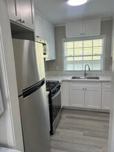 2541 Walnut St, Unit UnitB in Huntington Park, CA - Building Photo - Building Photo