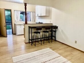 266 S Carmel Rd in San Marcos, CA - Building Photo - Building Photo