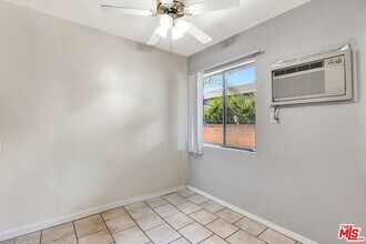 1135 E Elk Ave in Glendale, CA - Building Photo - Building Photo