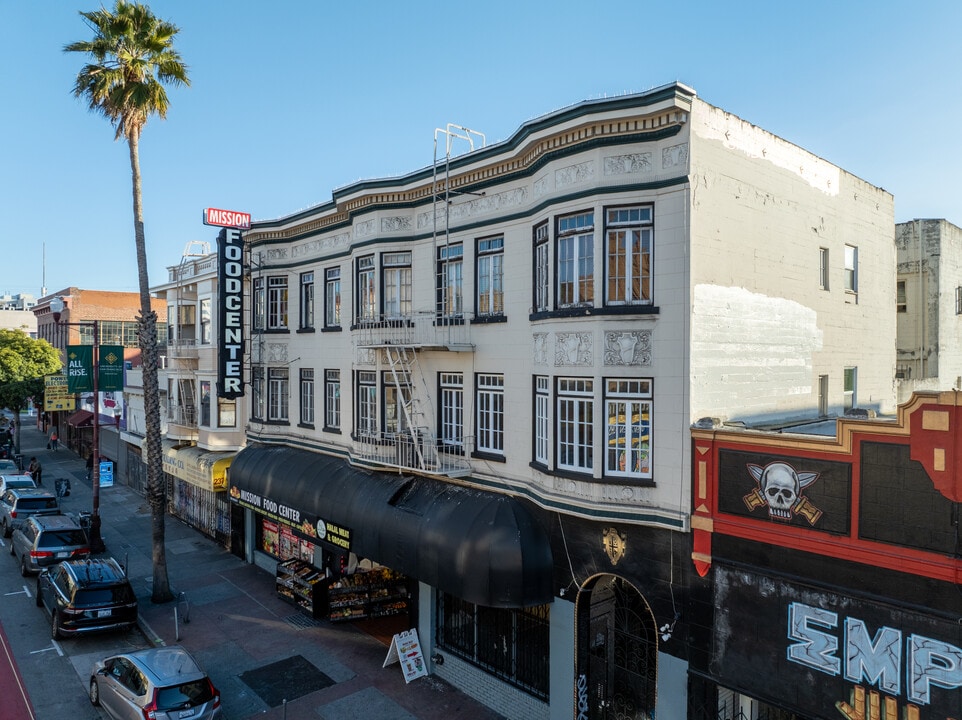 2360-2366 Mission St in San Francisco, CA - Building Photo