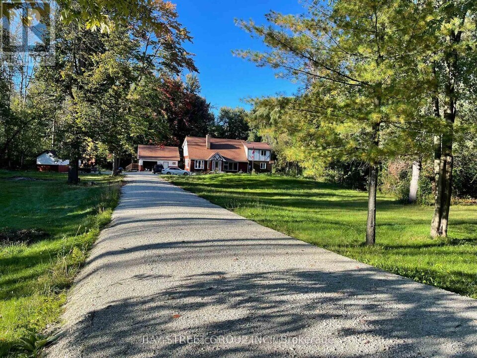 7258 Line 9 in New Tecumseth, ON - Building Photo