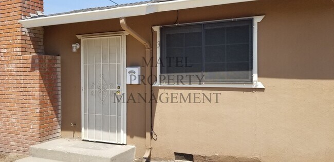 560 Gilbert Ave in Oakdale, CA - Building Photo - Building Photo