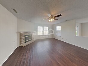 10167 Hatherley Way in Fishers, IN - Building Photo - Building Photo