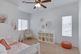 Desert View Villas in Yuma, AZ - Building Photo