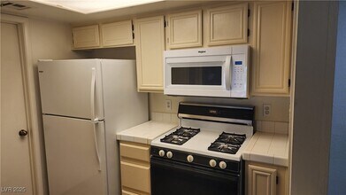 1909 Rio Canyon Ct in Las Vegas, NV - Building Photo - Building Photo