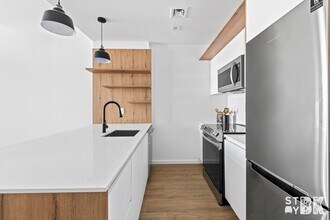 825 DeKalb Ave, Unit 4B in Brooklyn, NY - Building Photo - Building Photo