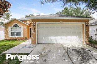 472 Dominish Estates Dr in Apopka, FL - Building Photo