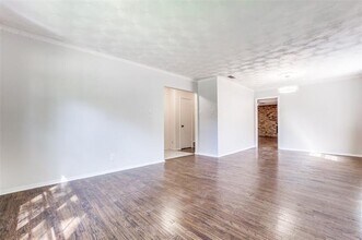 2314 Springhill Dr in Dallas, TX - Building Photo - Building Photo