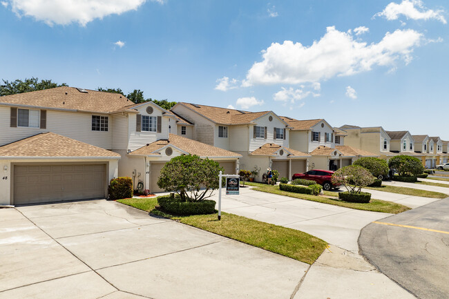 Willow Lake Condominiums in Kenneth City, FL - Building Photo - Building Photo