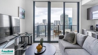 301 SW 1st Ave in Fort Lauderdale, FL - Building Photo