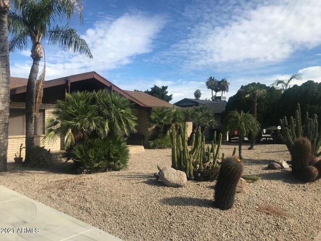 property at 3924 E Yucca St