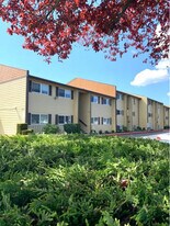 r45a Laurel Court in Lakewood, WA - Building Photo