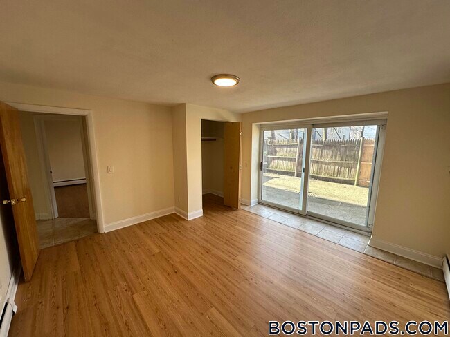 110 Babcock St, Unit P1 in Brookline, MA - Building Photo - Building Photo