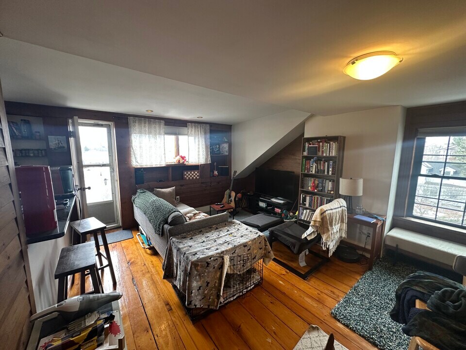 60 Atherton St, Unit 1F in Somerville, MA - Foto de edificio