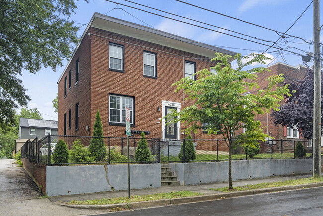 4255 Eads St NE in Washington, DC - Building Photo - Building Photo