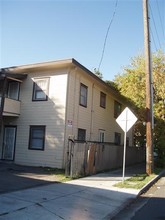 202 W Oak St in Stockton, CA - Building Photo - Other