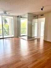9805 NW 52nd St in Doral, FL - Building Photo - Building Photo
