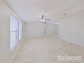 1314 Oakcrest Dr in Brandon, FL - Building Photo - Building Photo