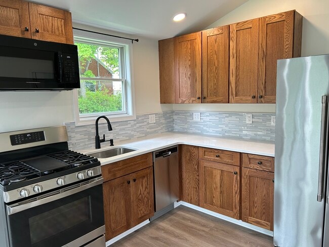 8 Forest Ave, Unit eight Forest  2 in Oakfield, NY - Building Photo - Building Photo