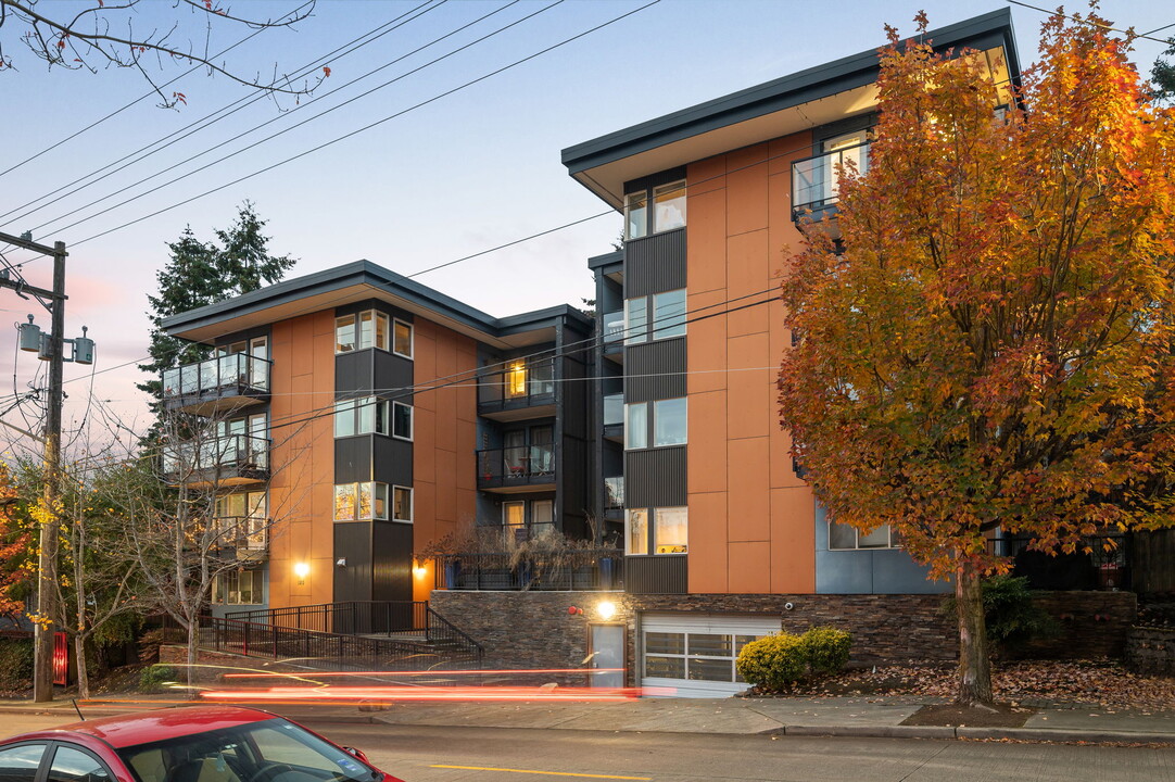 120 NW 39th St, Unit 202 in Seattle, WA - Building Photo