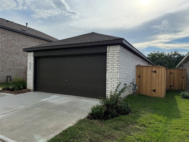 property at 9019 Rose Pelican Ln