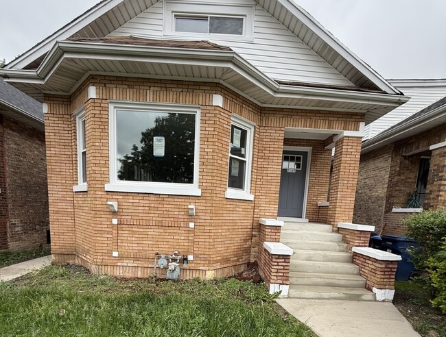 property at 2102 S 7th Ave