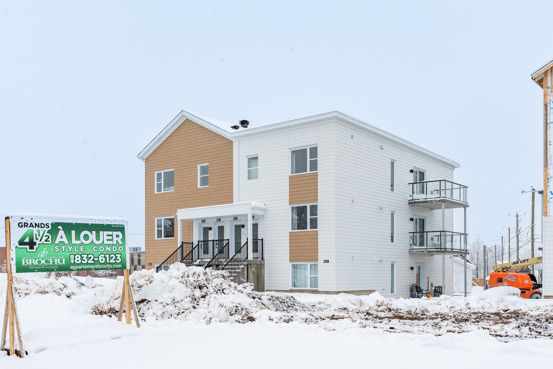 9551 Du Centre-Hospitalier Boul in Lévis, QC - Building Photo