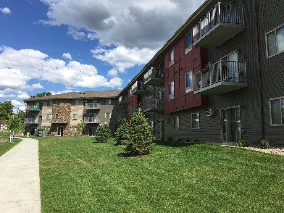 Veraway Apartments in Bismarck, ND - Building Photo