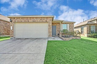 524 Martha Dr in Buda, TX - Building Photo