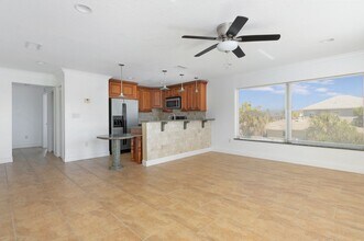 116 143rd Ave in Madeira Beach, FL - Foto de edificio - Building Photo