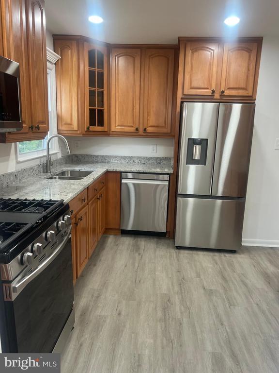 13011 Kidwell Dr in Woodbridge, VA - Building Photo - Building Photo