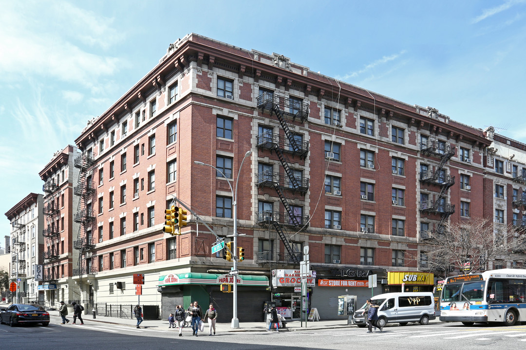 4225-4229 Broadway in New York, NY - Building Photo