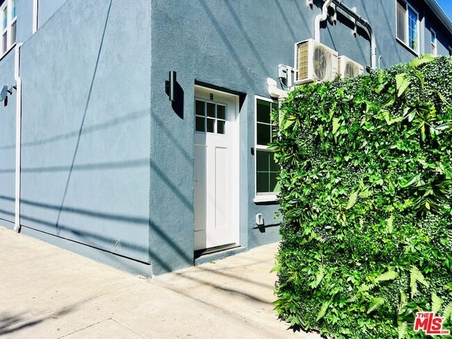 938 W Glenoaks Blvd in Glendale, CA - Foto de edificio - Building Photo