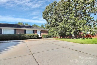 1005 Rainbow Dr in Kannapolis, NC - Building Photo - Building Photo