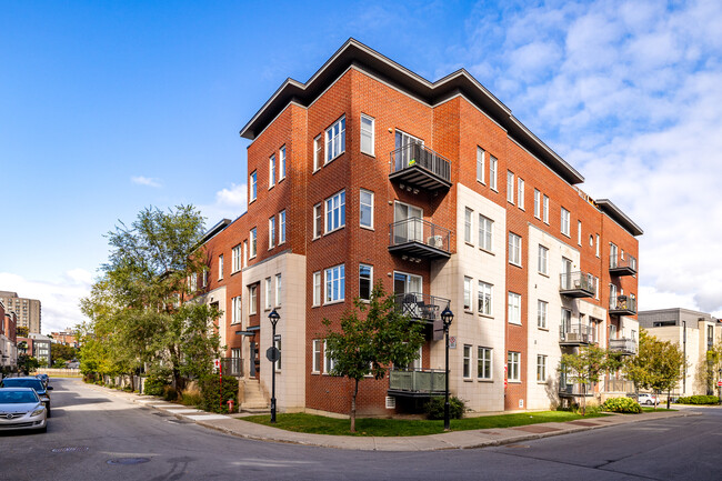 1020-1040 Saint-Antoine Rue E in Montréal, QC - Building Photo - Primary Photo