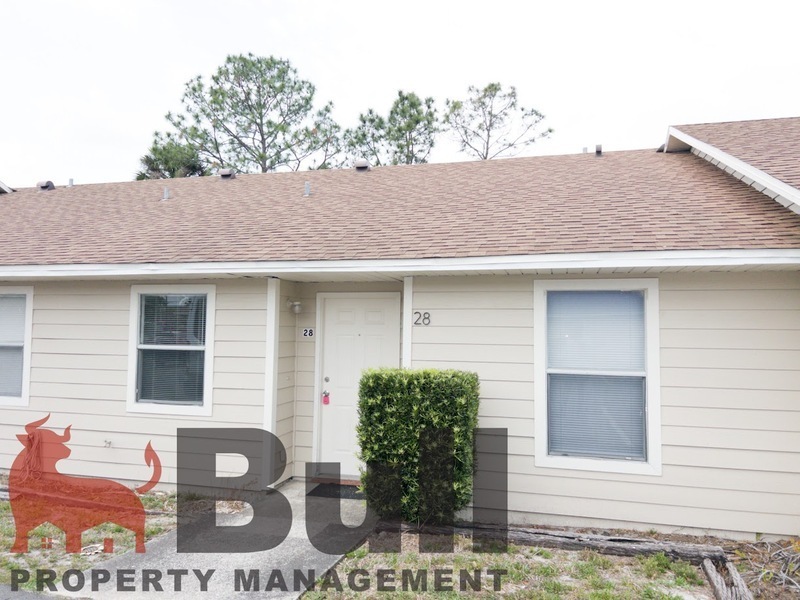 28 Sandalwood Ct in Oviedo, FL - Foto de edificio